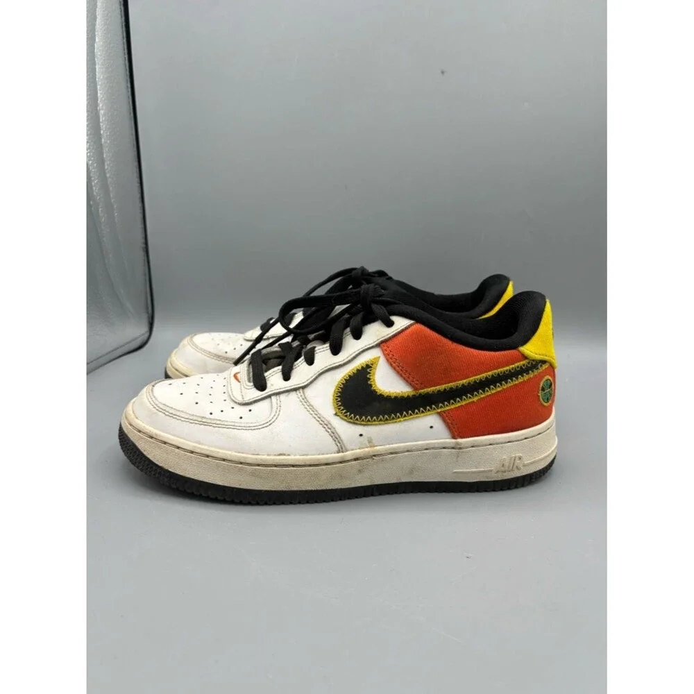Nike Air Force 1 '07 LV8 in the 